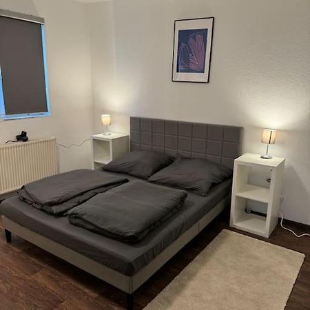 Townhouse Fuer 10 Personen Mit Garten Esslingen am Neckar Eksteriør bilde