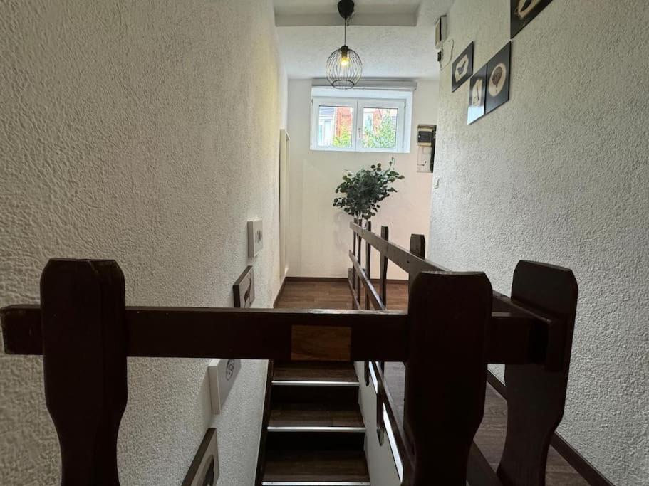 Townhouse Fuer 10 Personen Mit Garten Esslingen am Neckar Eksteriør bilde